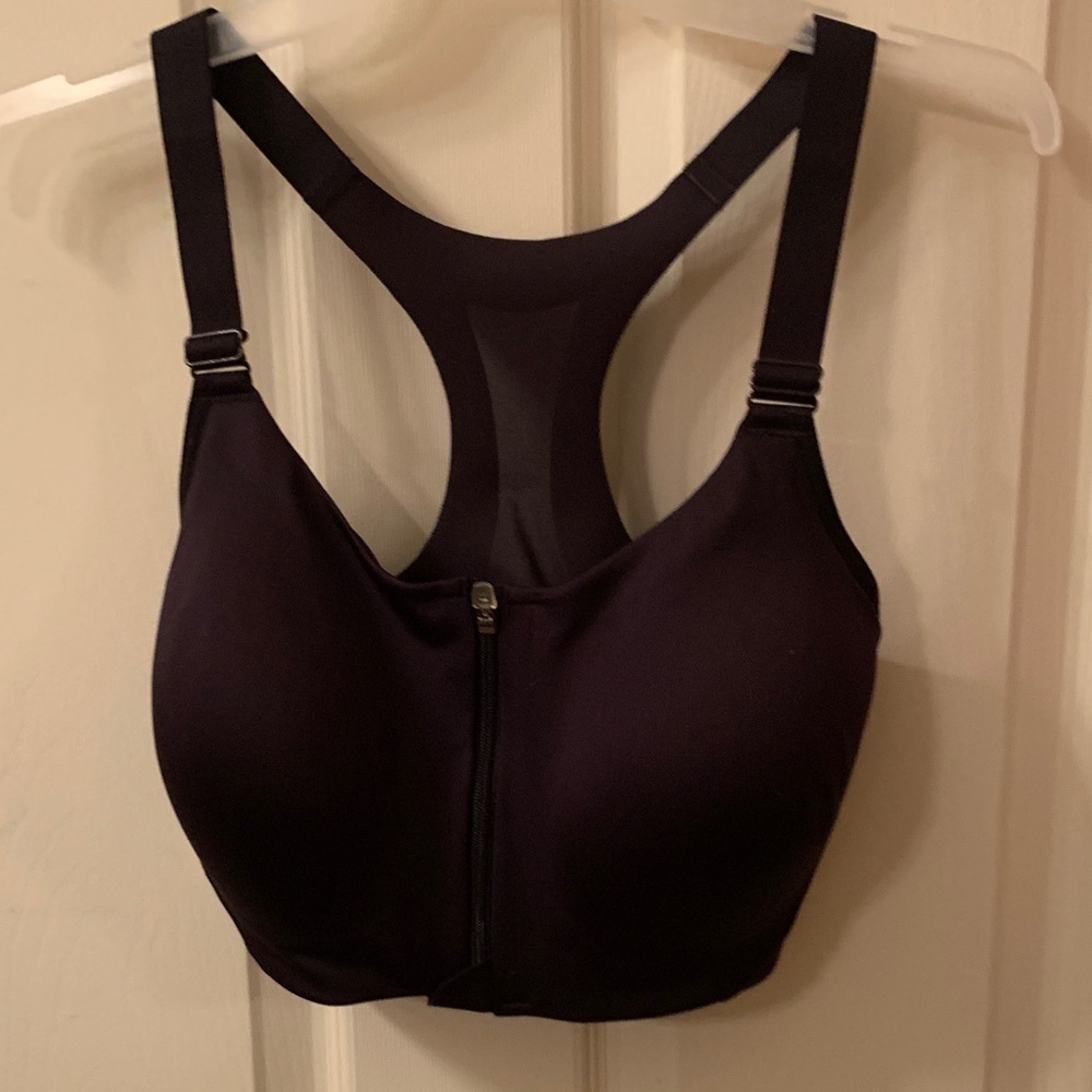 NWT 34DD All in Motion Black Exercise Top